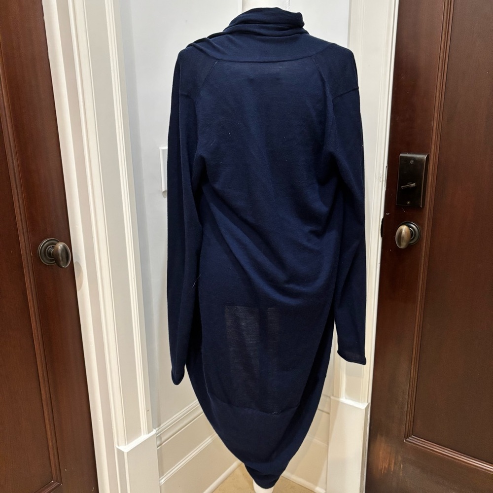 ALICE + OLIVIA cashmere cocoon midi sweater round bottom design great condition